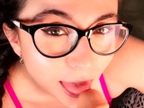Hot amateur teen girl toying pussy in bed on webcam