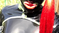 Amateur cd in latex masturbating dildoing