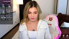 Amateur blonde babe masturbates on cam