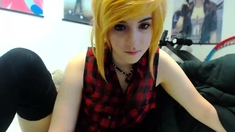 Amateur Webcam Teen Masturbates And Teases