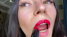 PUSSY BABE BRUNETTE masturbating