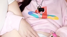 Cute amateur webcam teen girl toying pussy on webcam