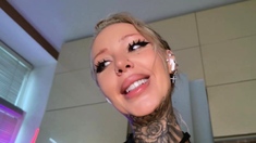 Blonde babe with a big ass and boobs masturbates