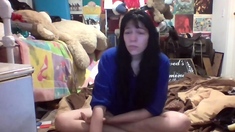 Brunette Couch Webcam Solo Fun Masturbating