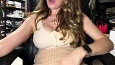 Hot brunette from squirt masturbating on webcam