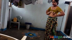 desi with hairy armpit wears saree after bath